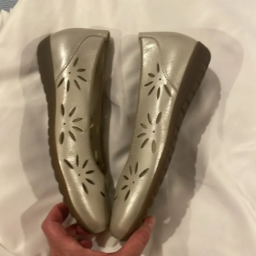 WALDLAUFER SILVER FLATS.   SUPER COMFORTABLE, CUT OUT DESIGNS.  NEW IN BOX